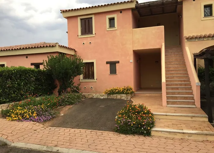 Casa Vacanza A Porto Istana